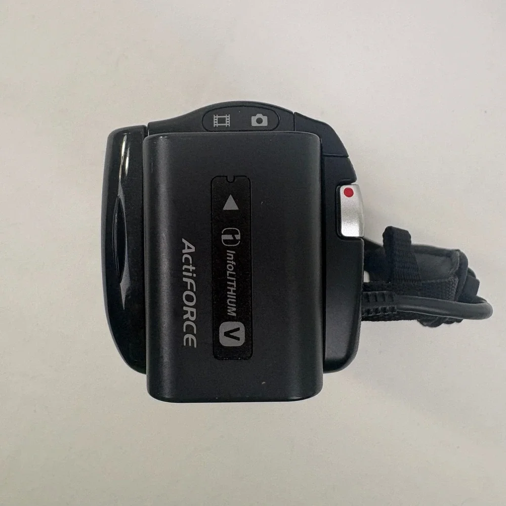 Sony Handycam HDR-CX260V 16GB HD Camcorder 30x Optical Zoom Black Bundle TESTED